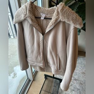 Athleta cream jacket with faux fur collar medium tall